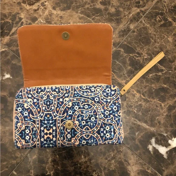 Womens Clutch Wristlet Bag - Picture 3 of 4